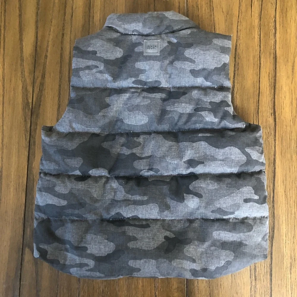 Gap toddler gray camo puffer vest